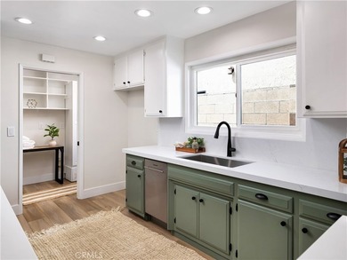 Beautifully refreshed and move-in ready, this 4-bedroom - photo 5
