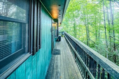 This charming mountain cottage offers comfortable four-season - photo 9