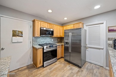 Spacious 3 bed/2 bath home, tucked away on a quiet street in the - photo 4