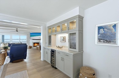 Highly sought-after direct bayfront residence, beautifully - photo 11