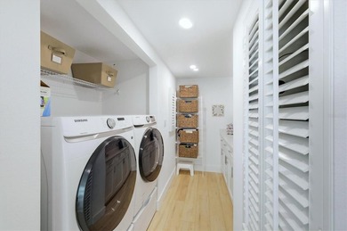 Highly sought-after direct bayfront residence, beautifully - photo 26