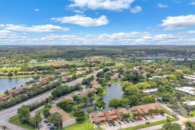 Welcome to Pine Island Lakes, where comfort, convenience, and - photo 33