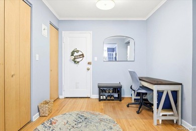 Welcome to this spacious and sun-filled Junior 1/One-Bedroom - photo 2