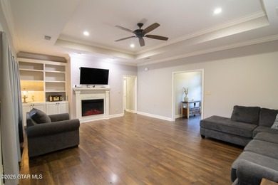 Beautiful home with country charm, this home offers the perfect - photo 3