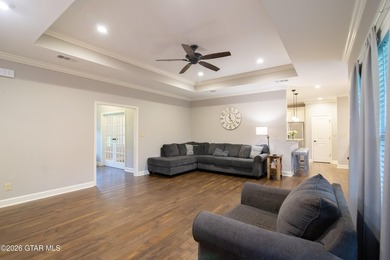 Beautiful home with country charm, this home offers the perfect - photo 4