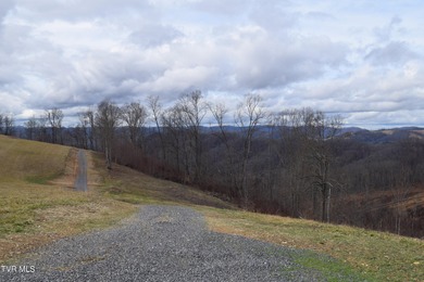 Escape to the tranquility of nature with this incredible - photo 2