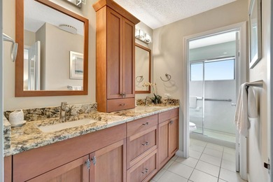 Like new! Bring your golf clubs, boat and your mother-in-law - photo 44