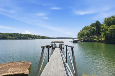 Smith Lake (Rock Creek) A fully renovated lake cottage on a nice - photo 3