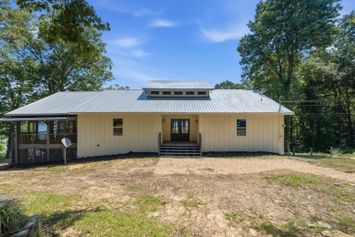 Smith Lake (Rock Creek) A fully renovated lake cottage on a nice - photo 6