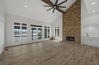 Smith Lake (Rock Creek) A fully renovated lake cottage on a nice - photo 7