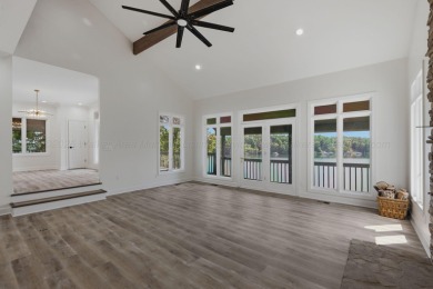 Smith Lake (Rock Creek) A fully renovated lake cottage on a nice - photo 8