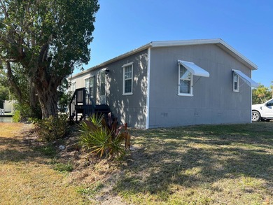 WATERFRONT - on Plantation Island. This 3 bedroom/ 2 bath - photo 1