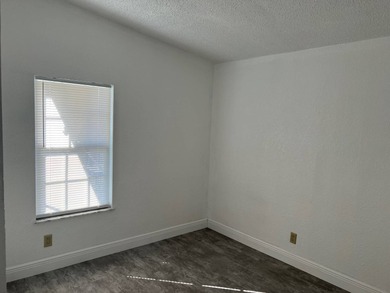 WATERFRONT - on Plantation Island. This 3 bedroom/ 2 bath - photo 8