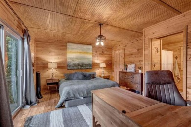 Smith Lake - A 3 bedroom and 2 bathroom rustic lake cottage just - photo 9