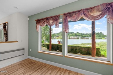 Rare, 5 bedroom, universally designed, lakefront, income - photo 8