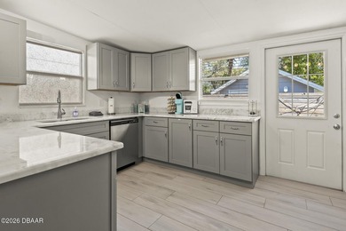 Investor's Dream - Newly Updated Property with Income Potential! - photo 11