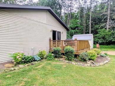 Nestled in a peaceful setting, this well maintained 2 bedroom, 1 - photo 16