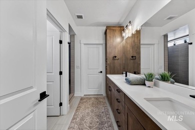 Welcome to luxury living in the highly sought-after Redhawk - photo 17