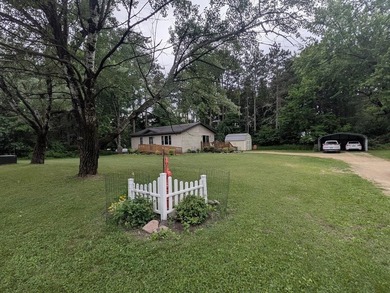 Nestled in a peaceful setting, this well maintained 2 bedroom, 1 - photo 19