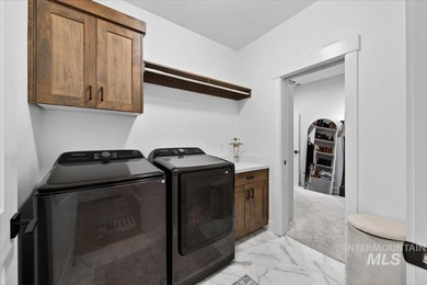 Welcome to luxury living in the highly sought-after Redhawk - photo 22