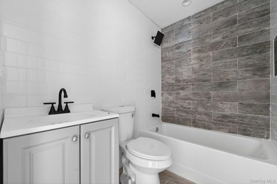 Space, style & modern luxury come together at 1657 Tillotson - photo 4