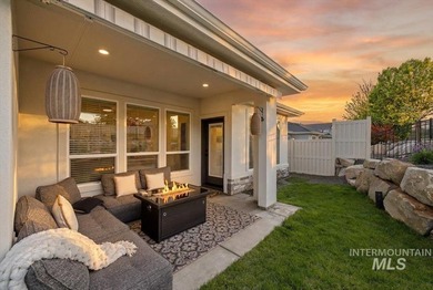 Welcome to luxury living in the highly sought-after Redhawk - photo 31