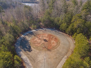 Welcome to your dream home's future address! This 0.97-acre lot - photo 3