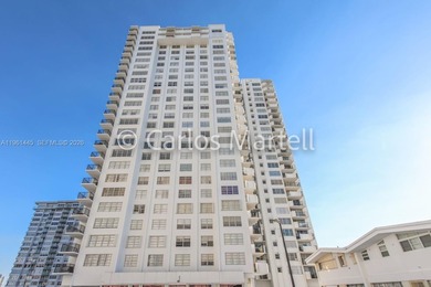 Little Maule Lake Condo For Sale in Aventura Florida