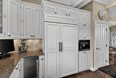First time on the market since its full renovation and 6,500 SF - photo 16