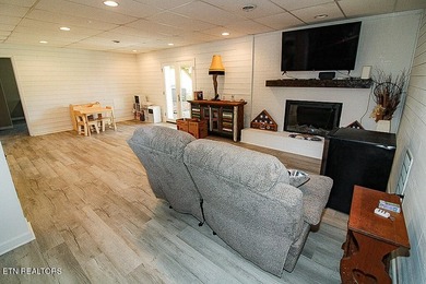 Welcome home to this spacious 5BR/3BA split foyer on a level lot - photo 19