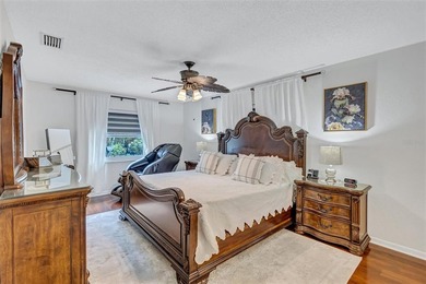 Welcome to your own private St. Pete retreat, where thoughtful - photo 22