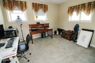 Welcome home to this spacious 5BR/3BA split foyer on a level lot - photo 23