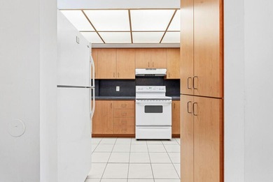 PRICE REDUCTION! This 2 bedroom 2 bath spacious condo is ready - photo 7