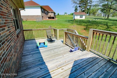 Welcome home to this spacious 5BR/3BA split foyer on a level lot - photo 29