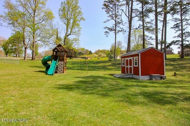 Welcome home to this spacious 5BR/3BA split foyer on a level lot - photo 31