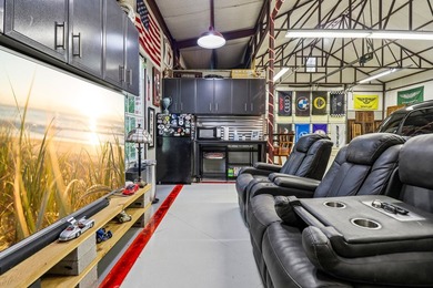 Beautiful single story home on a large heavily wooded home site - photo 31