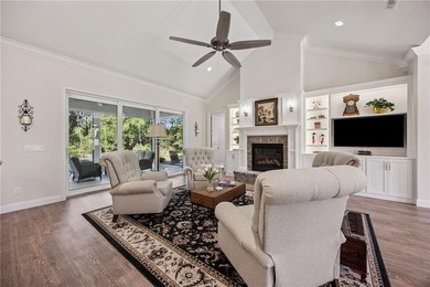 Welcome to refined coastal living in the highly sought-after - photo 4
