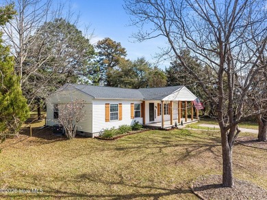 Welcome home to 155 Freshwater Drive in beautiful Hubert, NC. A - photo 3