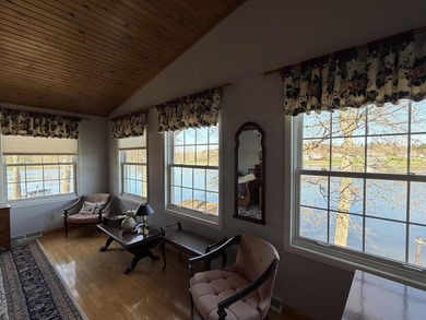 Lake LaTonka living at its finest! Nestled on a quiet cul-de-sac - photo 23