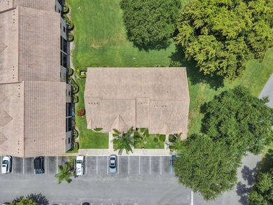Location is everything! This 3-bedroom, 2-bath condo in Windwood - photo 25