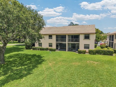 Location is everything! This 3-bedroom, 2-bath condo in Windwood - photo 26