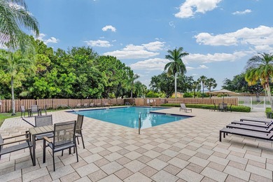 Location is everything! This 3-bedroom, 2-bath condo in Windwood - photo 33