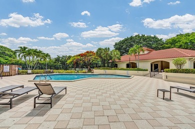 Location is everything! This 3-bedroom, 2-bath condo in Windwood - photo 38