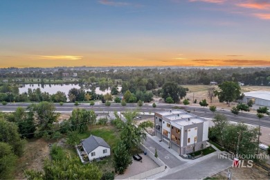 Lake Townhome/Townhouse For Sale in Boise, Idaho
