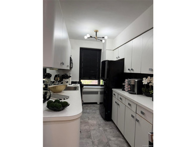 Rarely available, top-floor corner residence at coveted - photo 12