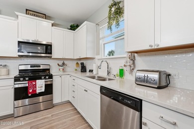 Discover your perfect oasis in this well-maintained 3-bedroom - photo 15