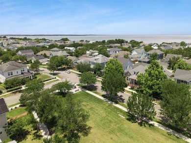 OAKLAND PARK---a PARADE of HOMES winning community! Nestled - photo 15