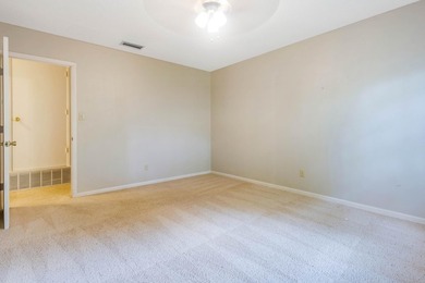 Come see this 2,175 sq ft home with a pool in Fort Walton Beach! - photo 25