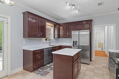 Conveniently located right off S. Montgomery Street in Grand - photo 5