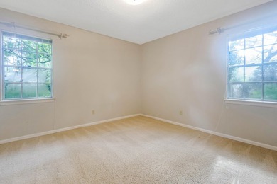 Come see this 2,175 sq ft home with a pool in Fort Walton Beach! - photo 27